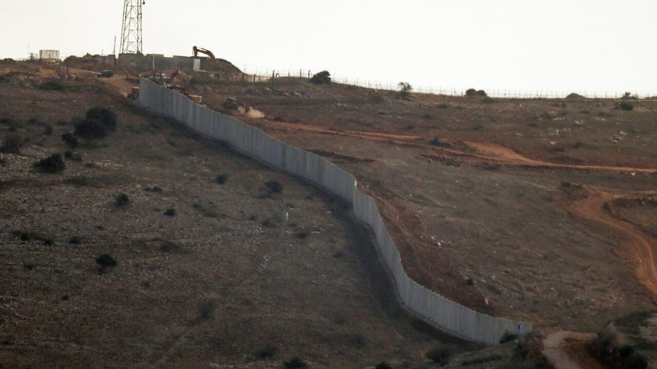 أول اجتماع مباشر بين مسؤولين إسرائيليين ولبنانيين مدنيين منذ عقود