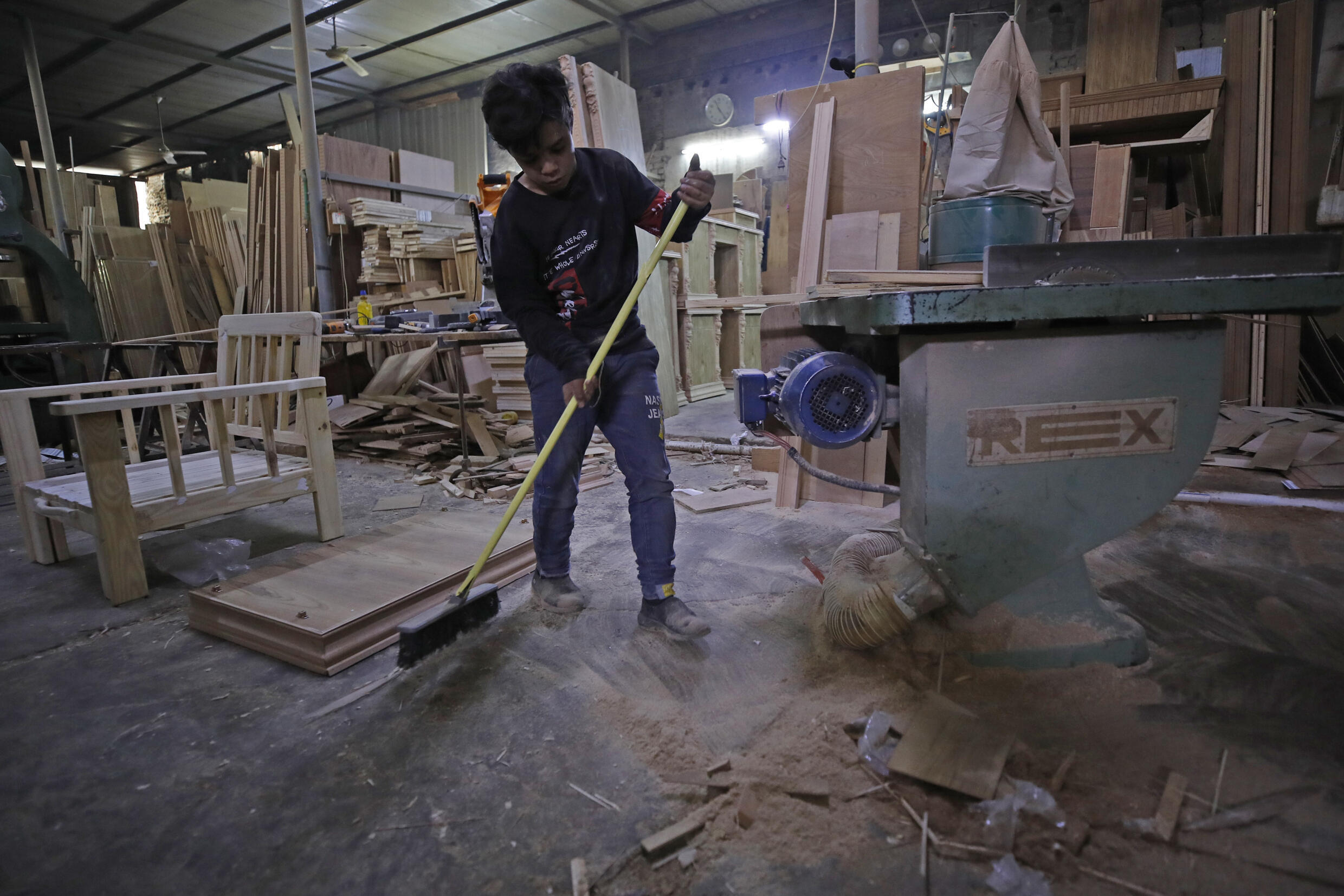 Wars, poverty fuel spike in Iraqi child labour