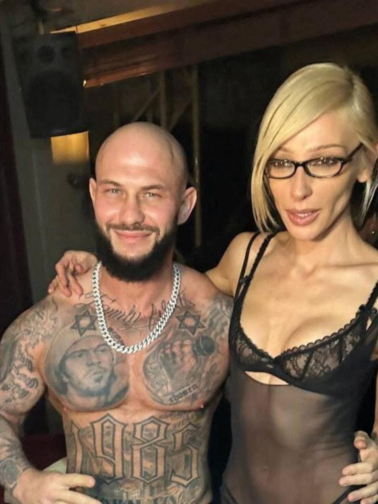 Balzak davridagi rus pornosini tomosha qiling