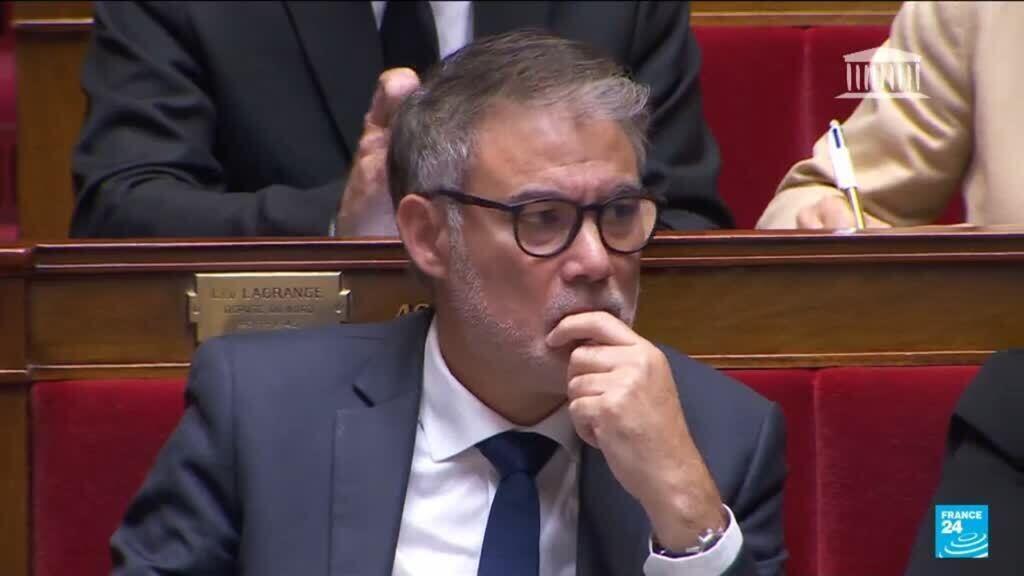 Après la suspension de la réforme des retraites, le PS offre un répit à Sébastien Lecornu