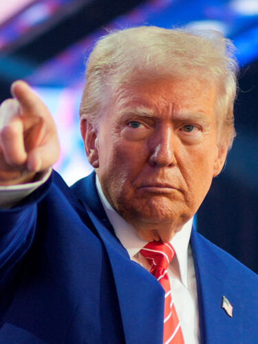 La que la divulgación de una nota de cumpleaños, supuestamente enviada por Donald Trump a Jeffrey Epstein en 2003, reabre el debate sobre el caso.