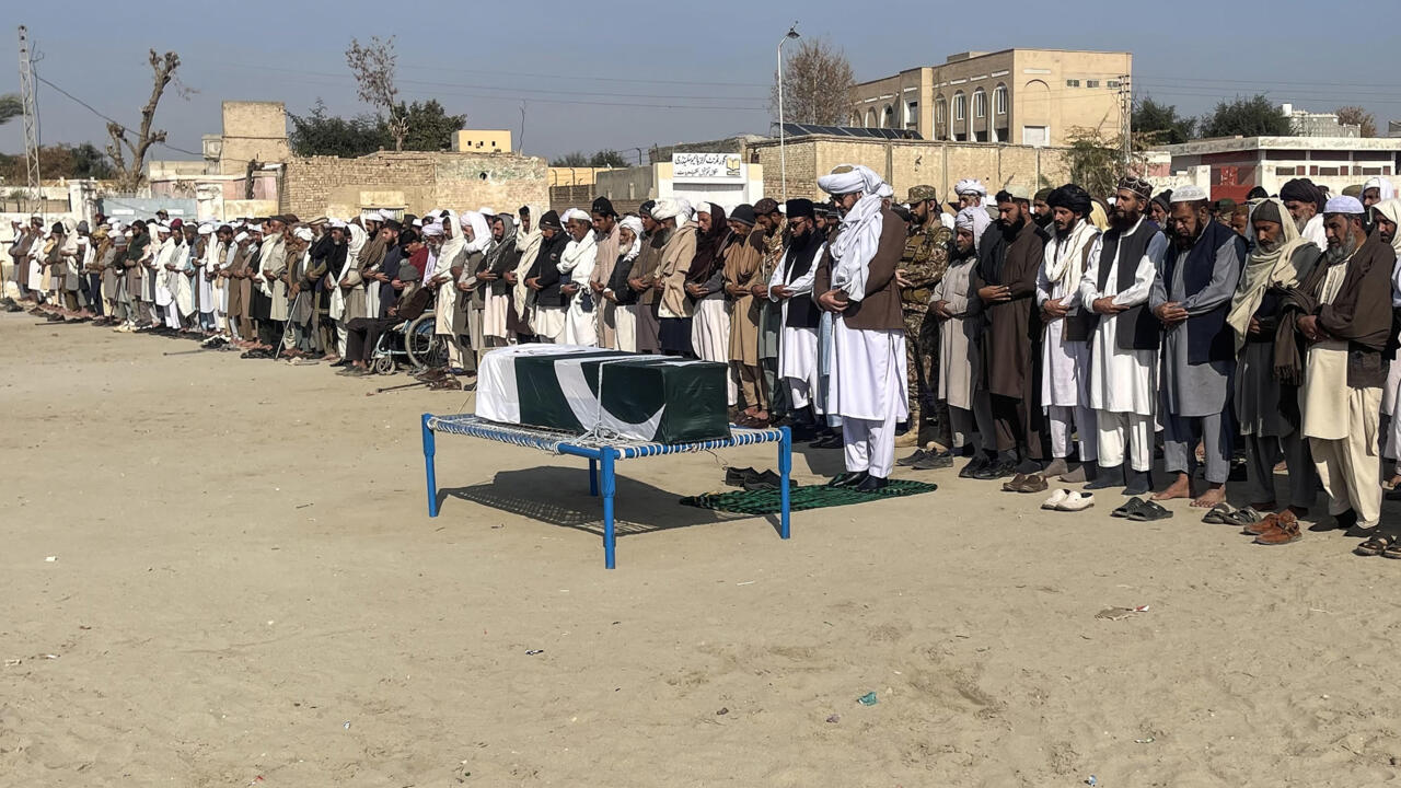 مقتل نحو 250 شخصا في هجمات واشتباكات بلوشستان في باكستان (مسؤول)