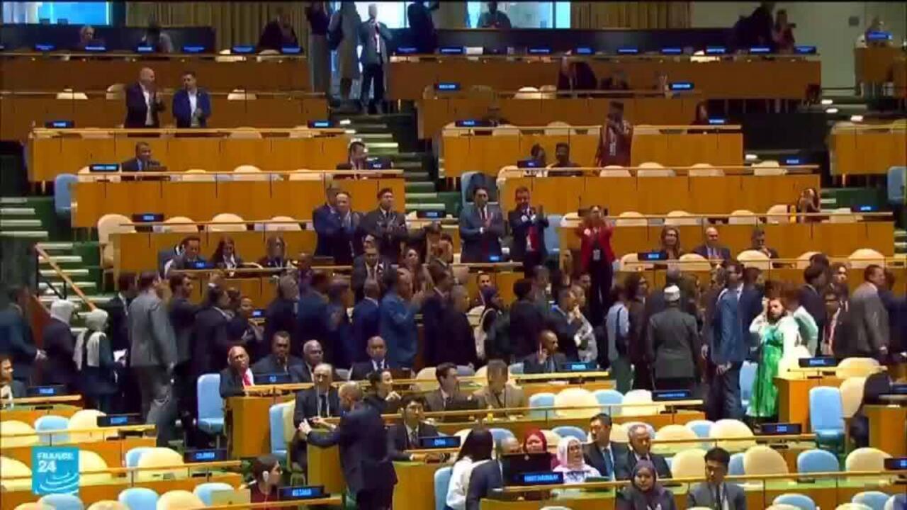صيحات استهجان وانسحاب وفود لحظة صعود نتنياهو على منبر الأمم المتحدة