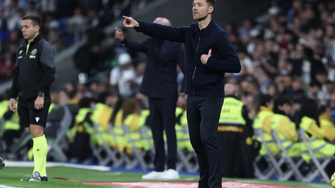 ألونسو يطالب لاعبيه بـ"قلب الصفحة" و"الرد" قبل مواجهة سيتي