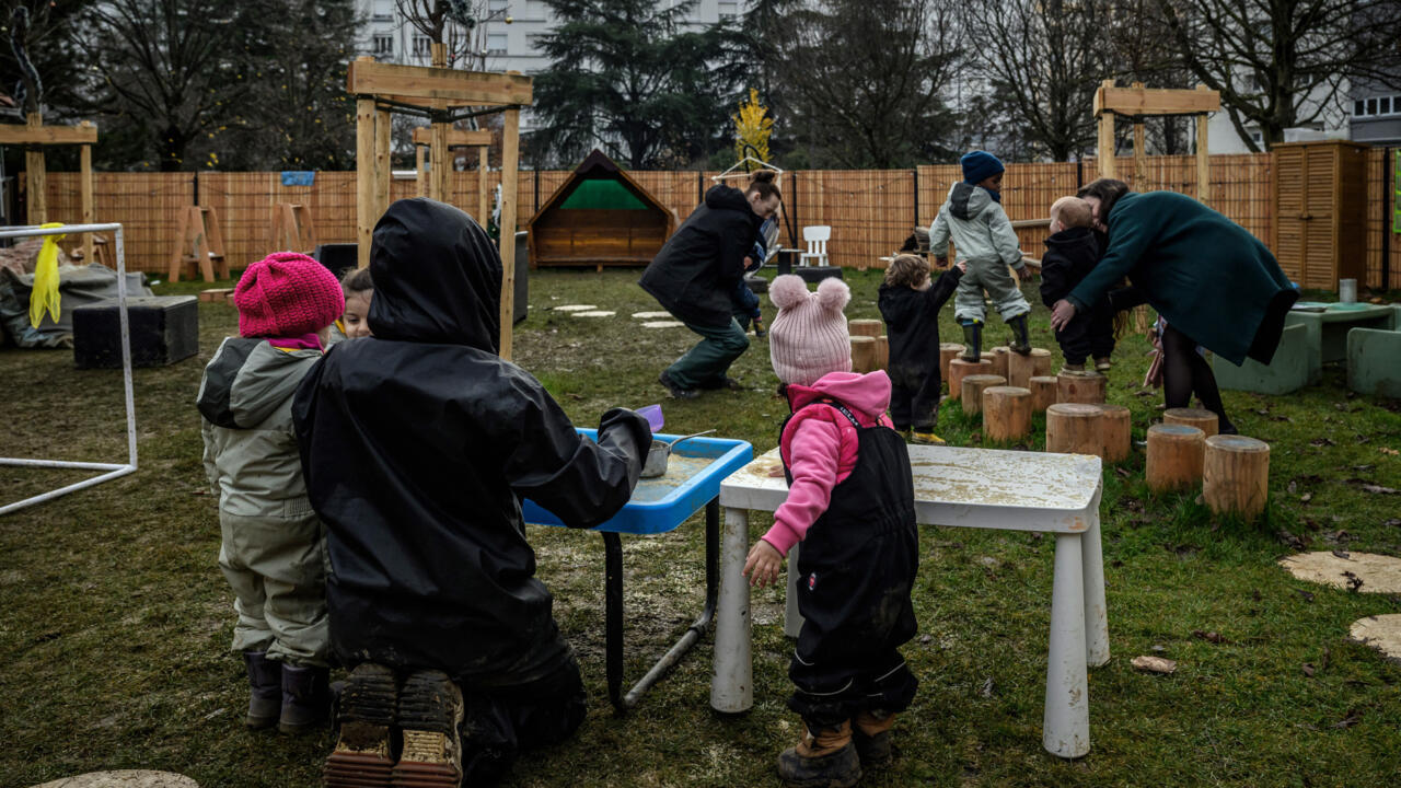 لأول مرة منذ نهاية الحرب العالمية الثانية... فرنسا تسجل عدد وفيات أكثر من المواليد