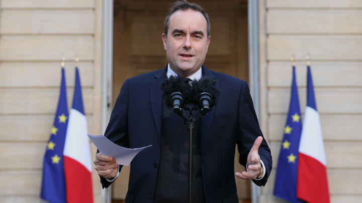 France's Prime Minister Sébastien Lecornu delivers a statement to the media at the prime minister's office in Paris on November 24, 2025.