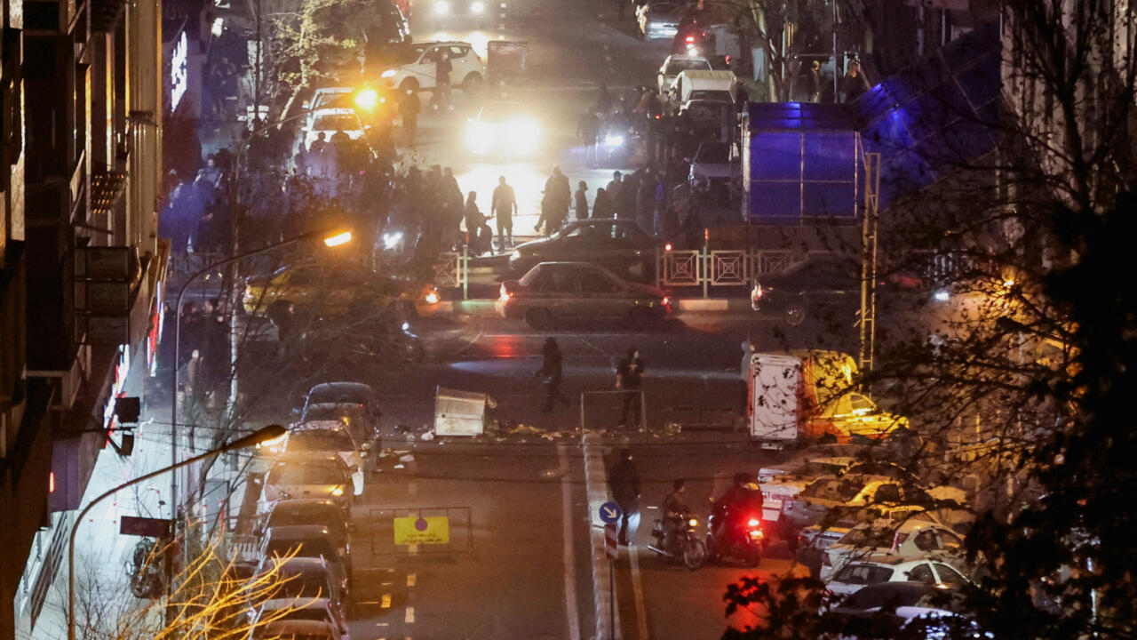 "رصاصات حربية"... شهادات أطباء إيرانيين تكشف فظائع قمع الاحتجاجات