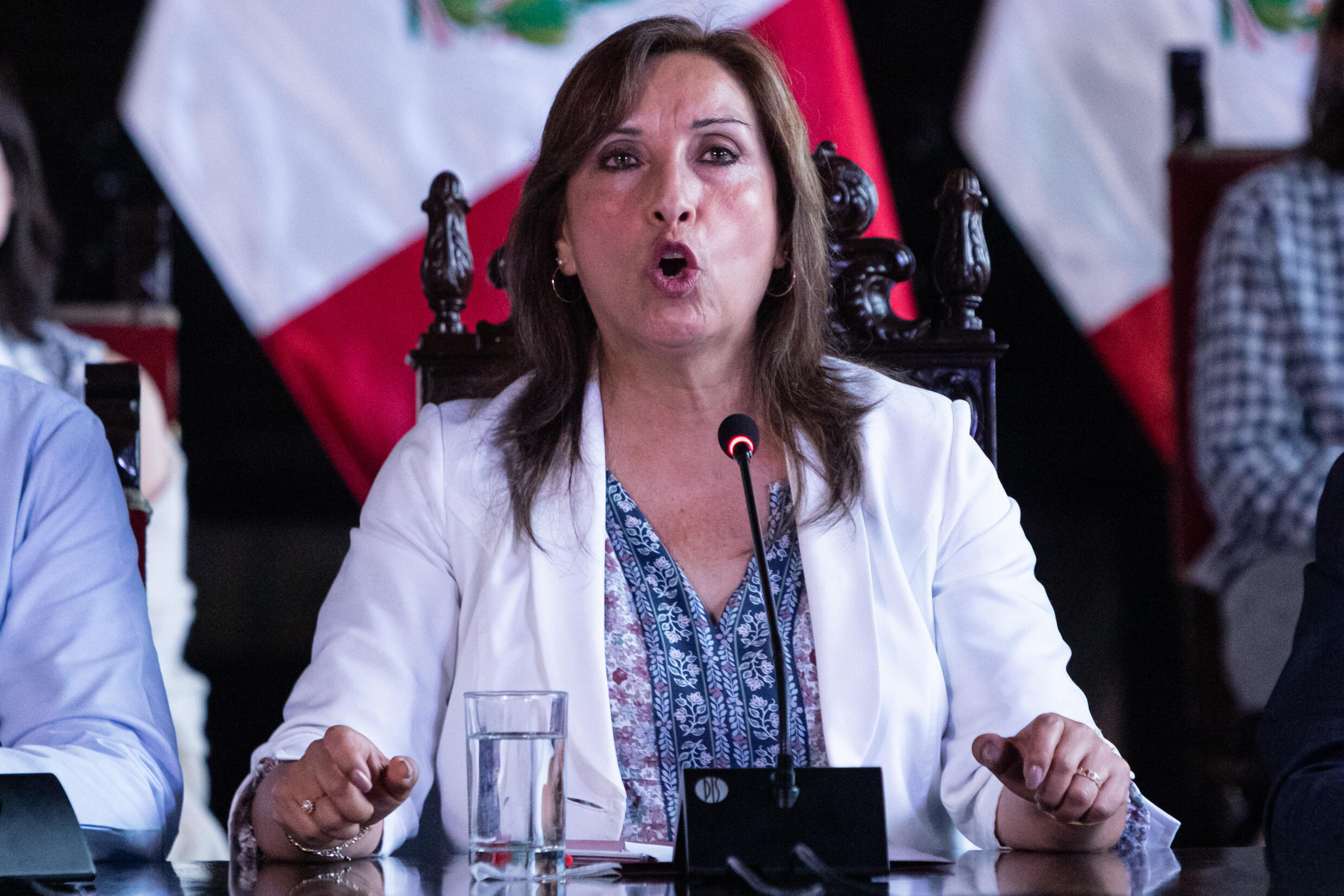 Prezydent Peru Dina Boloart przemawia podczas konferencji w Pałacu Rządowym w Limie, 17 grudnia 2022 r.