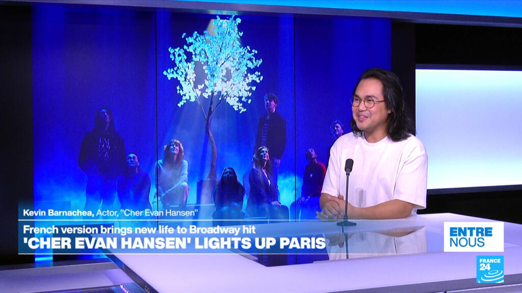 French version of Broadway musical 'Cher Evan Hansen' lights up Paris