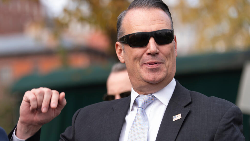 Amerikaanse rechter beveelt ICE-chef om ‘persoonlijk’ voor de rechtbank te verschijnen, dreigt met minachting