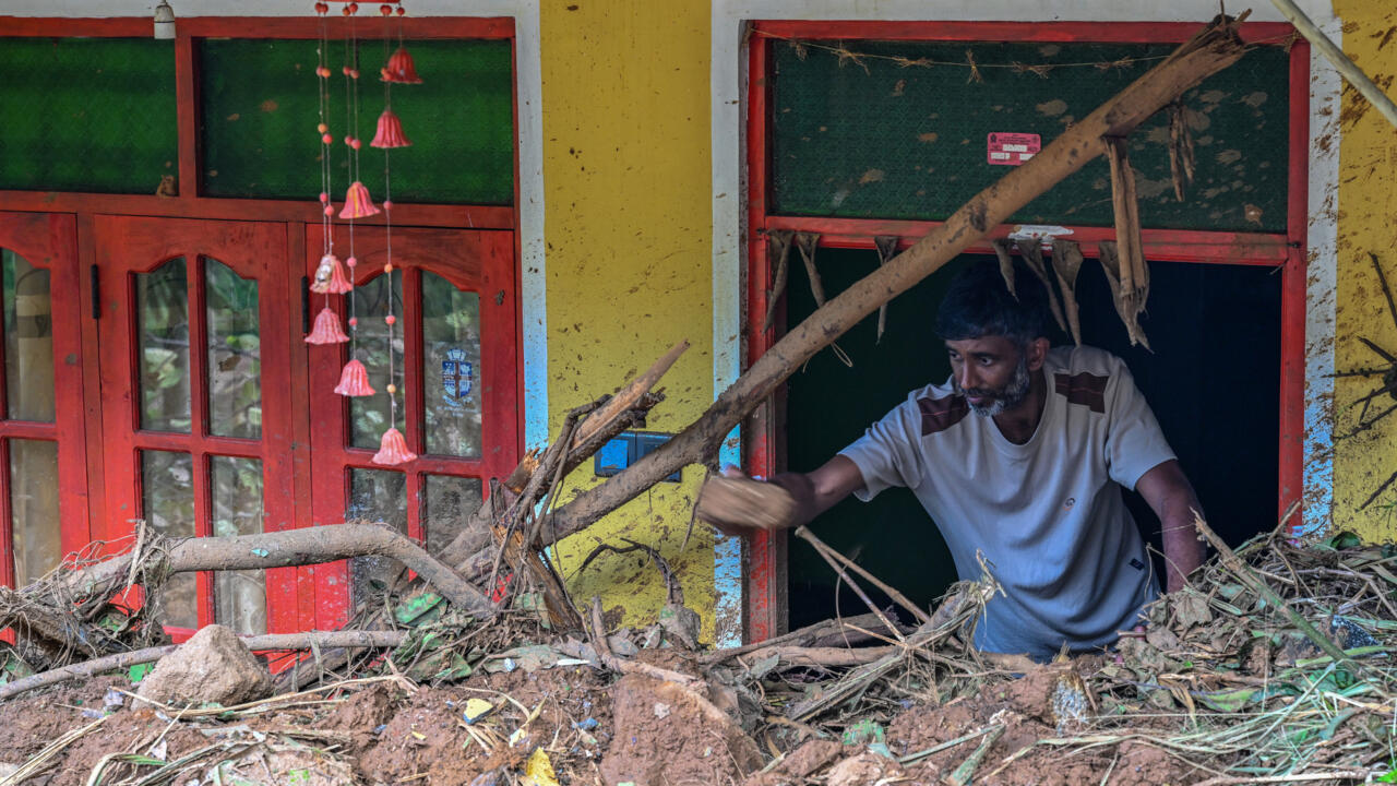 Devastating landslides turn Sri Lanka village into burial ground