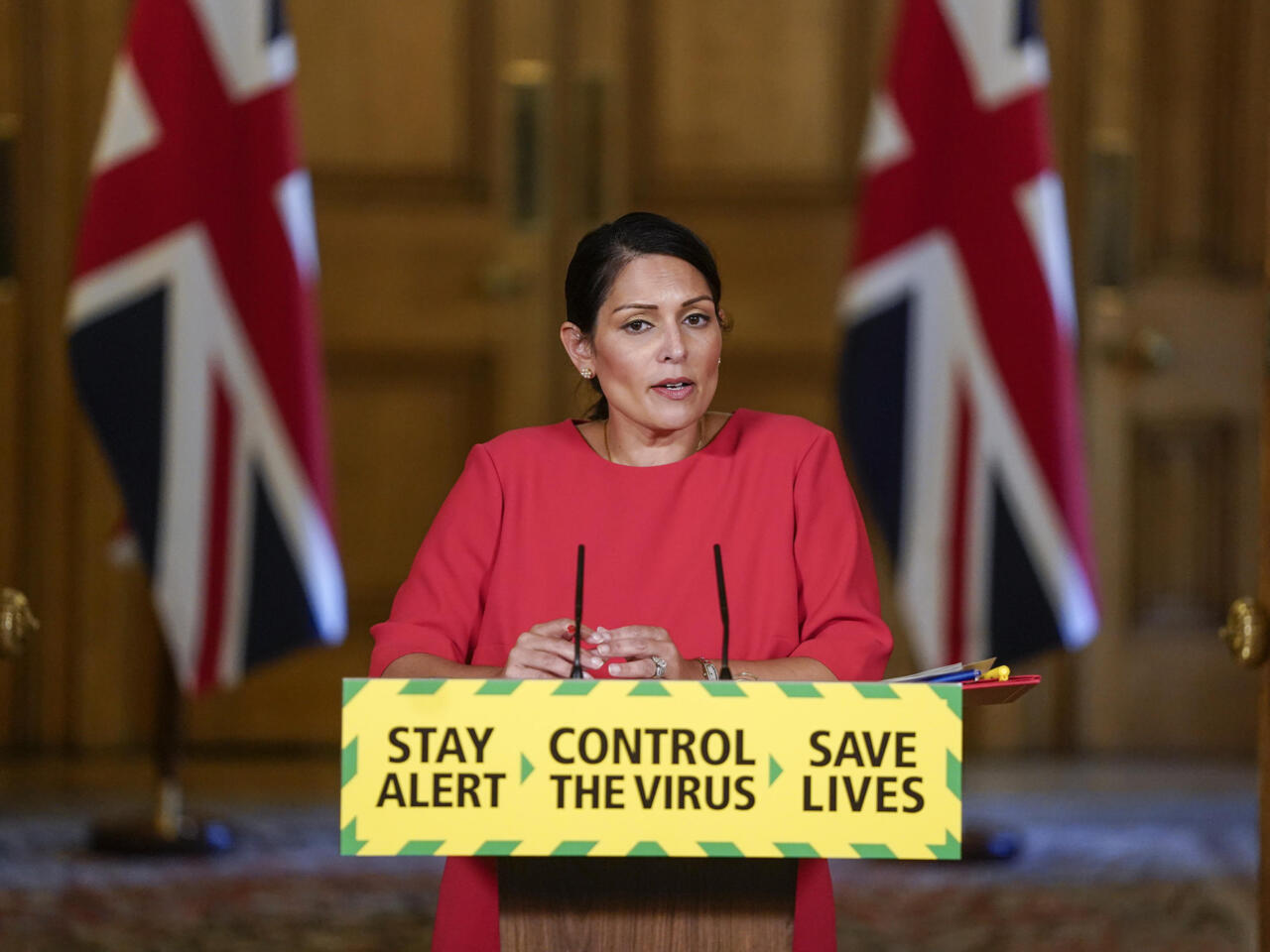 Covid 19 Quatorzaine Obligatoire Au Royaume Uni Pour Les Voyageurs Arrivant De L Etranger