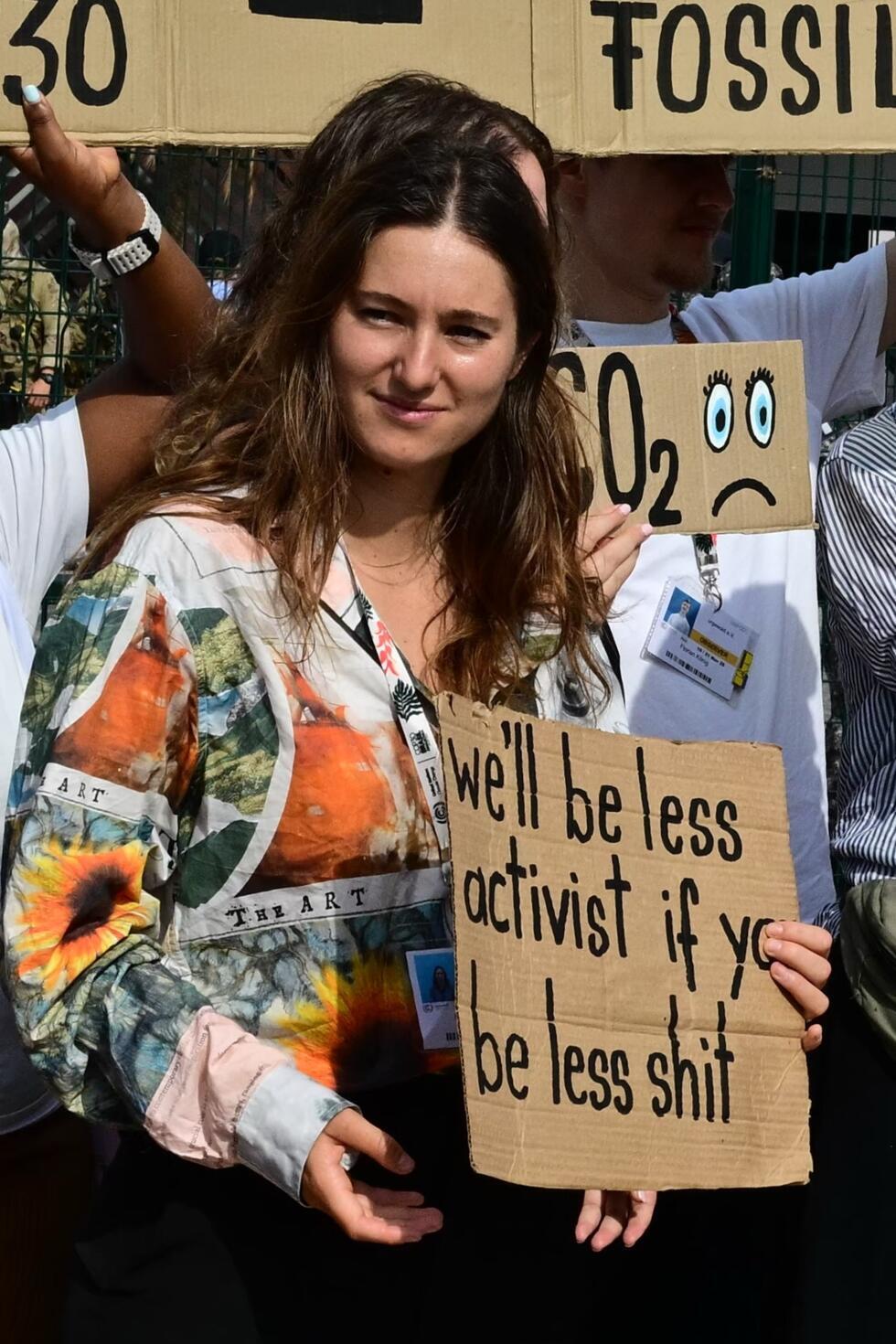 La activista climática francesa Camille Étienne se manifiesta durante la Conferencia COP30 de Naciones Unidas el 19 de noviembre de 2025 en Belém, Brasil