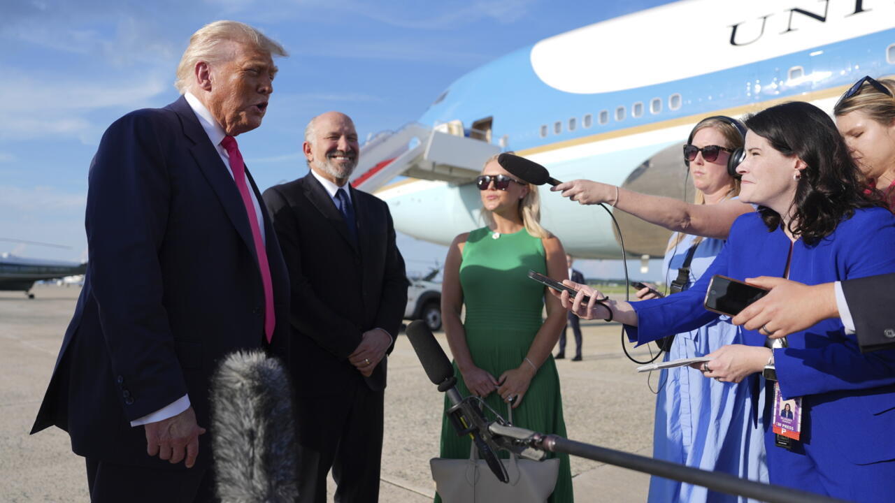 Trump enfrenta descontento de su base invitando a publicar “información  creíble” sobre caso Epstein