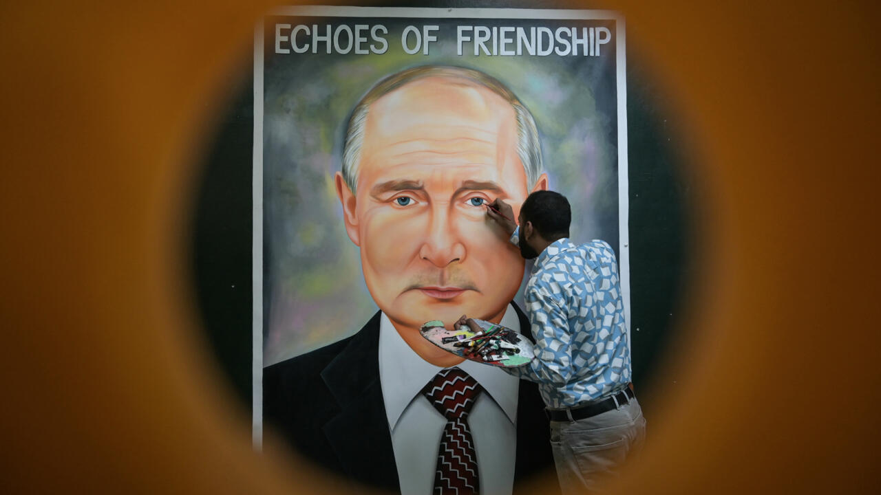 Putin visits India for defence, trade talks