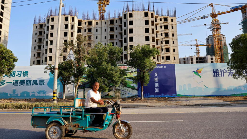 China's Evergrande bondholders in limbo as debt deadline passes