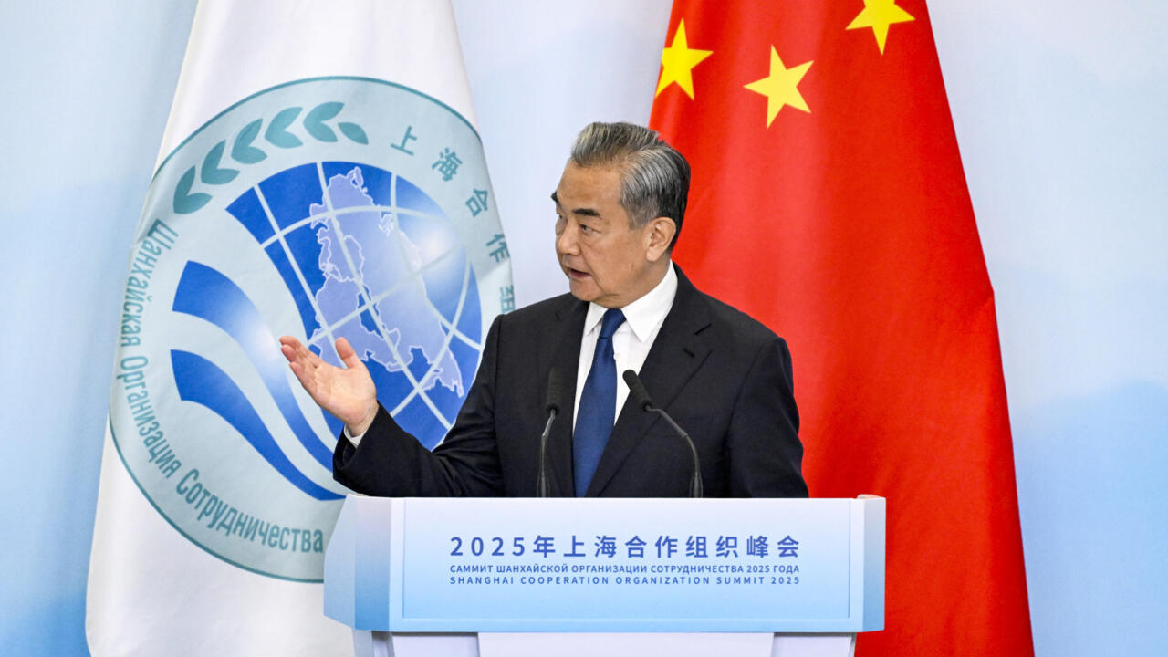 وزر الخارجية الصيني يزور روسيا الأسبوع المقبل