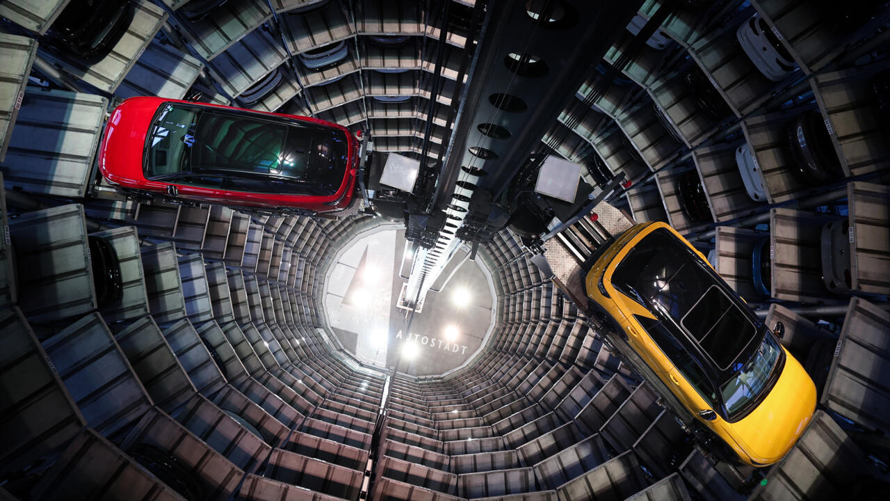 رقمان قياسيان في ألمانيا وبريطانيا لمبيعات المركبات الكهربائية بالكامل عام 2025