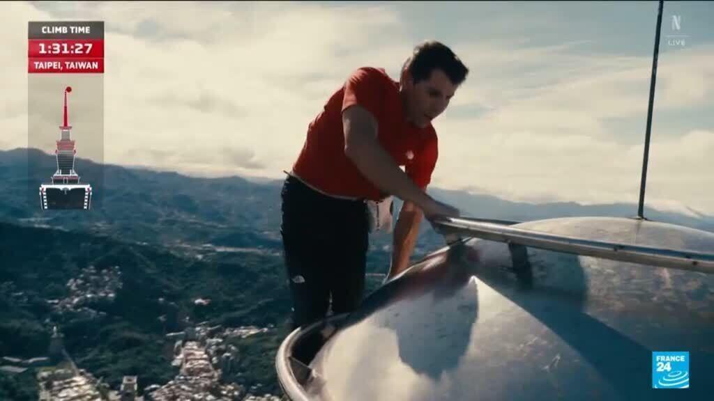 Sans dispositif de sécurité, il escalade la tour la plus haute de Taïwan