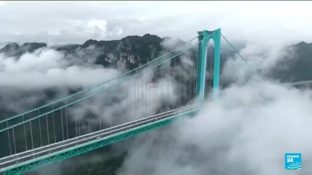 China : the tallest bridge in the world opens in the Province of Guizhou