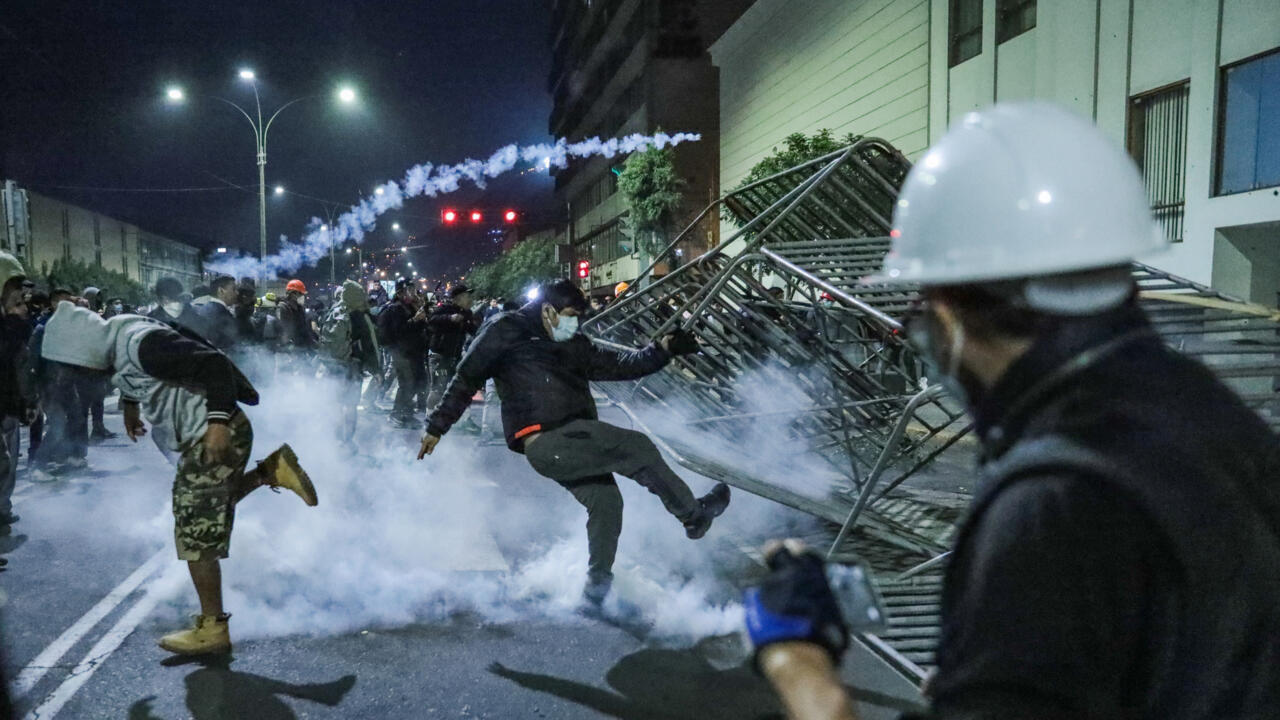 19 جريحا على الأقل في احتجاجات مناهضة للحكومة في البيرو