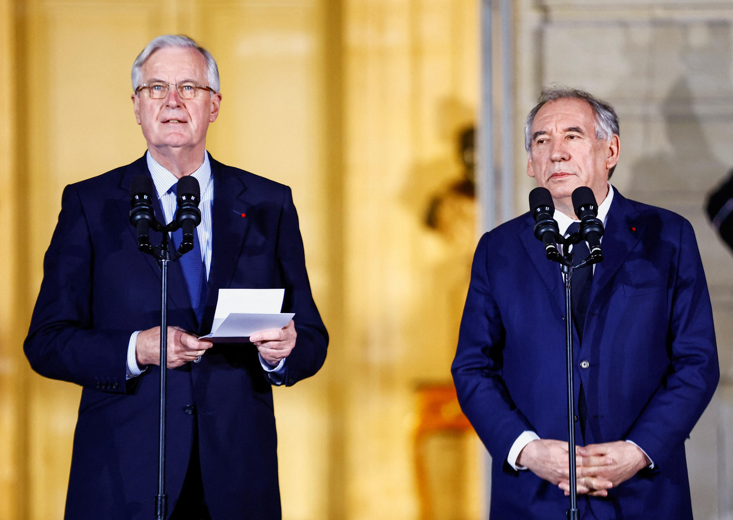 Passation de pouvoirs entre Michel Barnier et François Bayrou, le 13 décembre 2024, à Matignon.