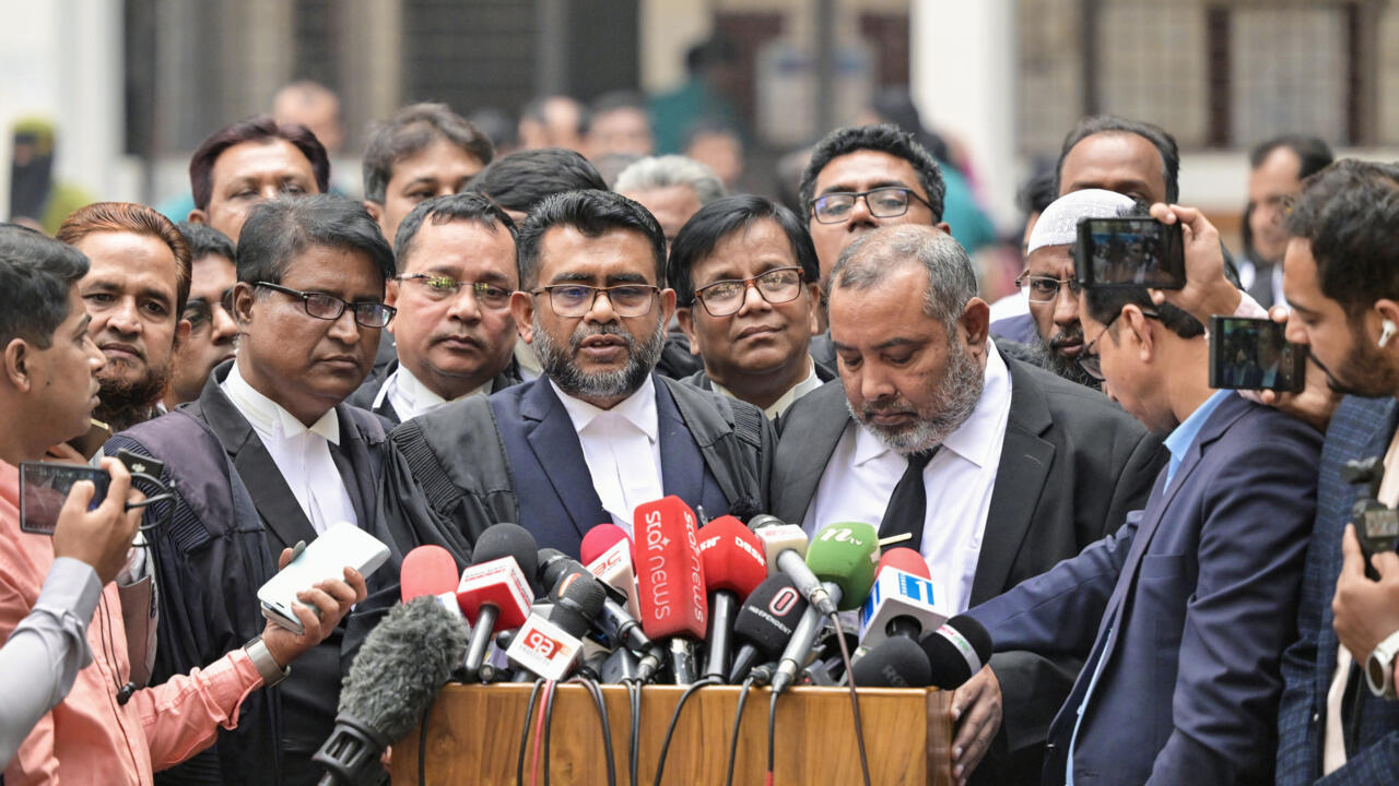 قضاء بنغلادش يقضي بسجن شقيقة الشيخة حسينة وابنتها النائبة البريطانية