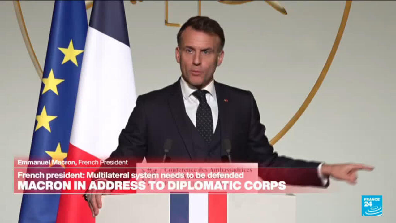 REPLAY: De Franse president Macron spreekt het diplomatieke corps toe
