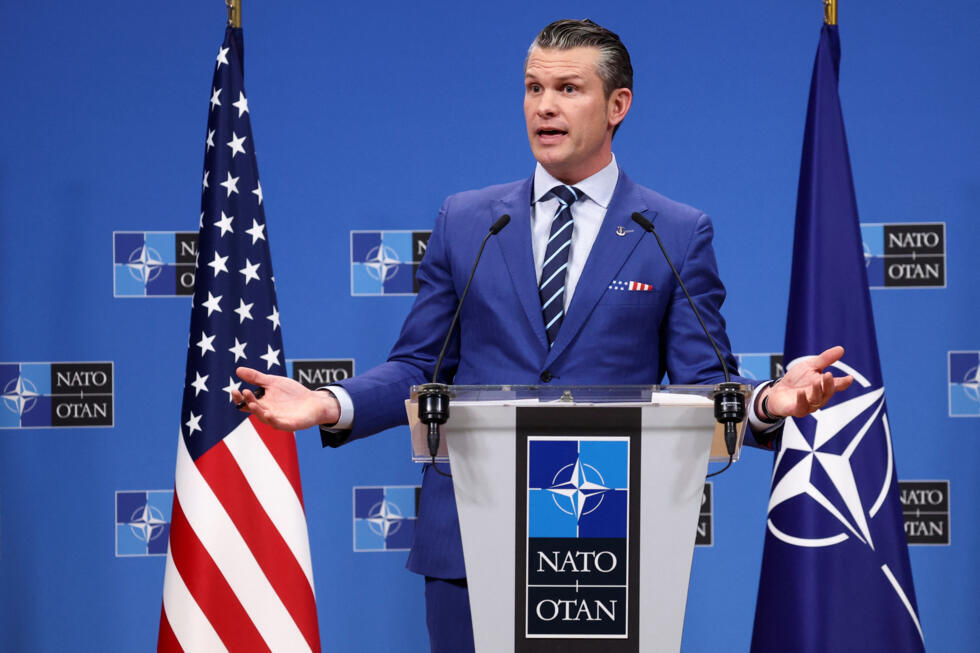 El Secretario de Defensa de Estados Unidos, Pete Hegseth, ofrece una rueda de prensa durante una reunión de Ministros de Defensa de la OTAN en la sede de la Alianza en Bruselas, Bélgica, el 13 de febrero de 2025.
