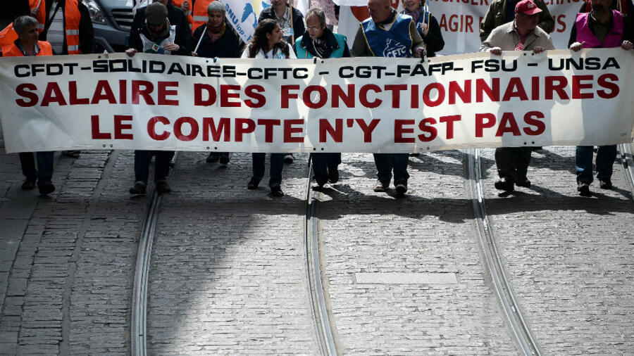 Civil Servant Job Perks Trigger French Socialist Row