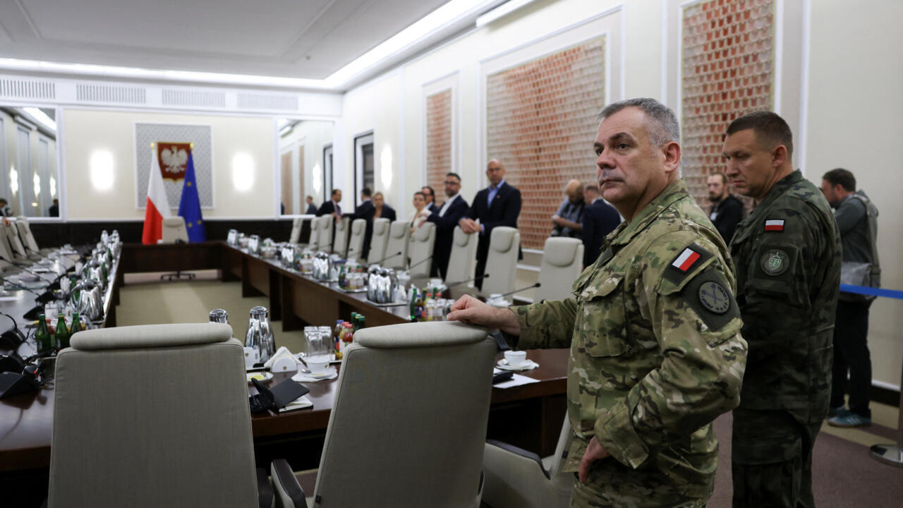 بولندا تعلن انتهاك مجالها الجوي خلال هجوم روسي على أوكرانيا وإغلاق مطارات كبرى