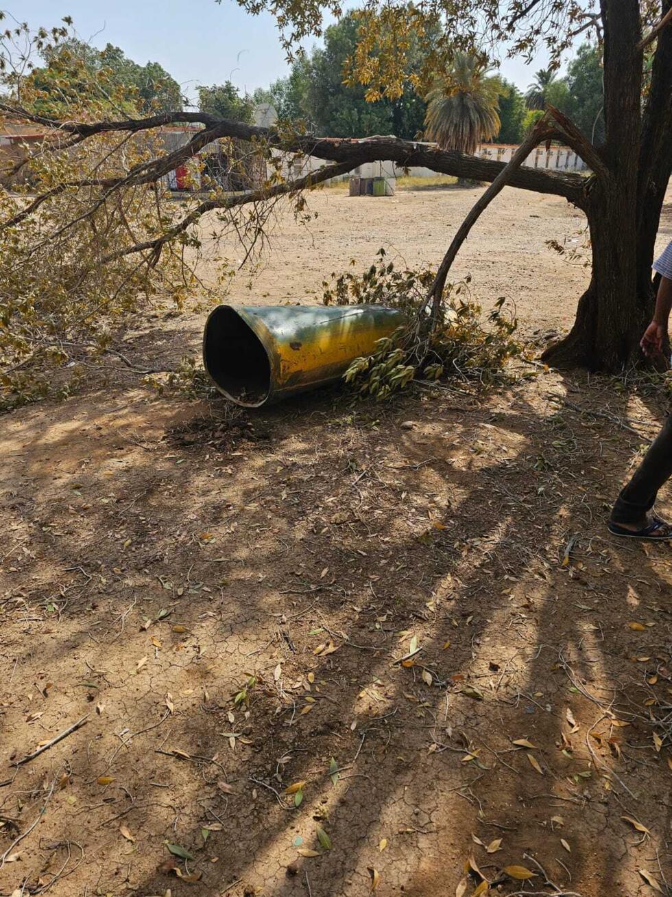 In this image of the barrel found inside the al-Jaili refinery on September 13, 2024, a broken tree branch is visible above the barrel, probably crushed when the barrel fell from the sky.