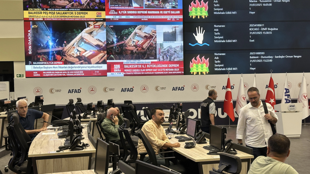 Un séisme de magnitude 6,1 frappe l'ouest de la Turquie, faisant un mort et plusieurs blessés