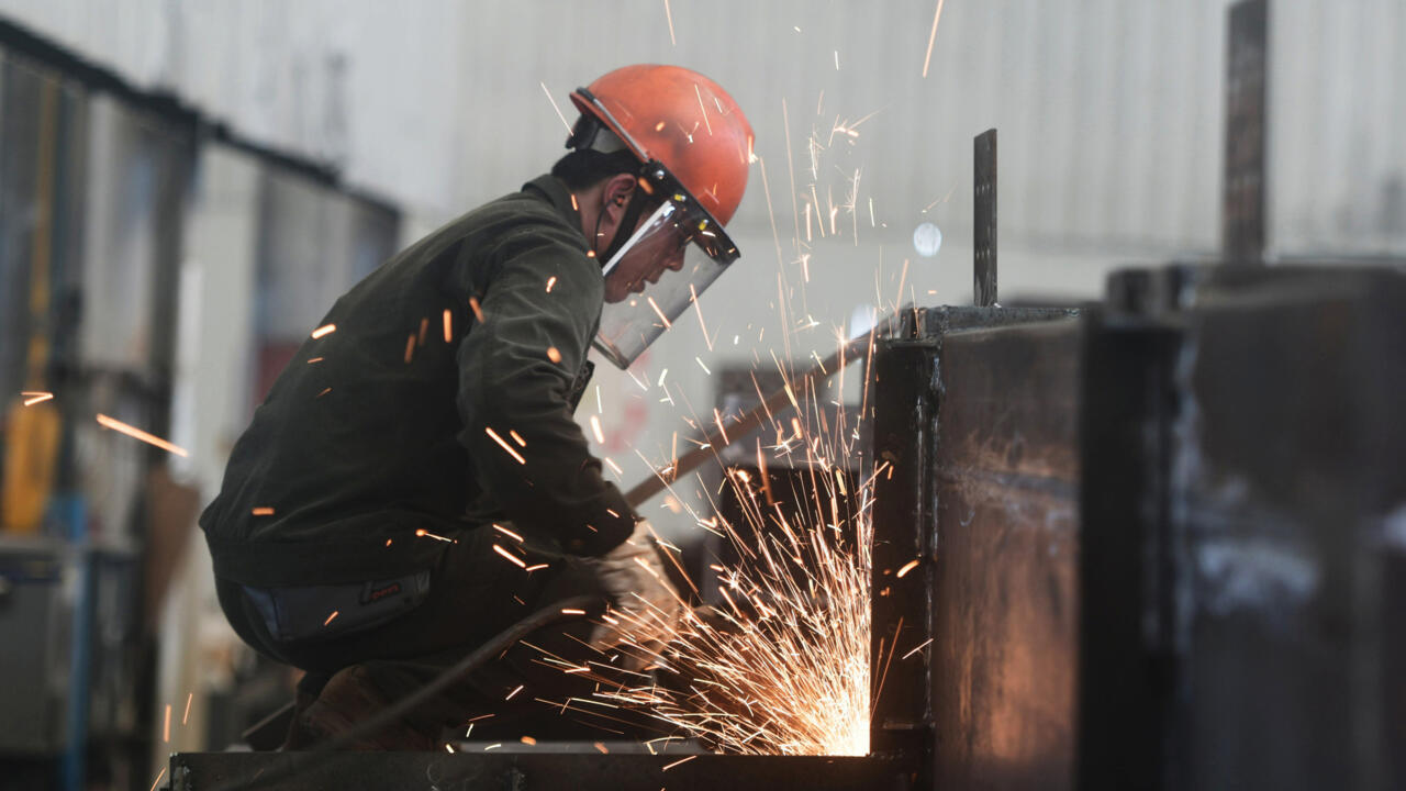 La economía china creció más de lo esperado en el segundo trimestre, gracias al impulso de las exportaciones