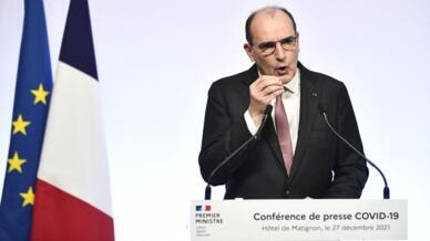Ο Γάλλος πρωθυπουργός Jean Castex μιλώντας σε συνέντευξη Τύπου στο Hotel de Matignon στο Παρίσι στις 27 Δεκεμβρίου 2021, σχετικά με τα νέα μέτρα της κυβέρνησης για τον περιορισμό της εξάπλωσης της παραλλαγής Omicron του Covid-19.